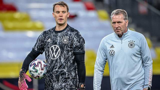 库里无疑是 库里无疑是