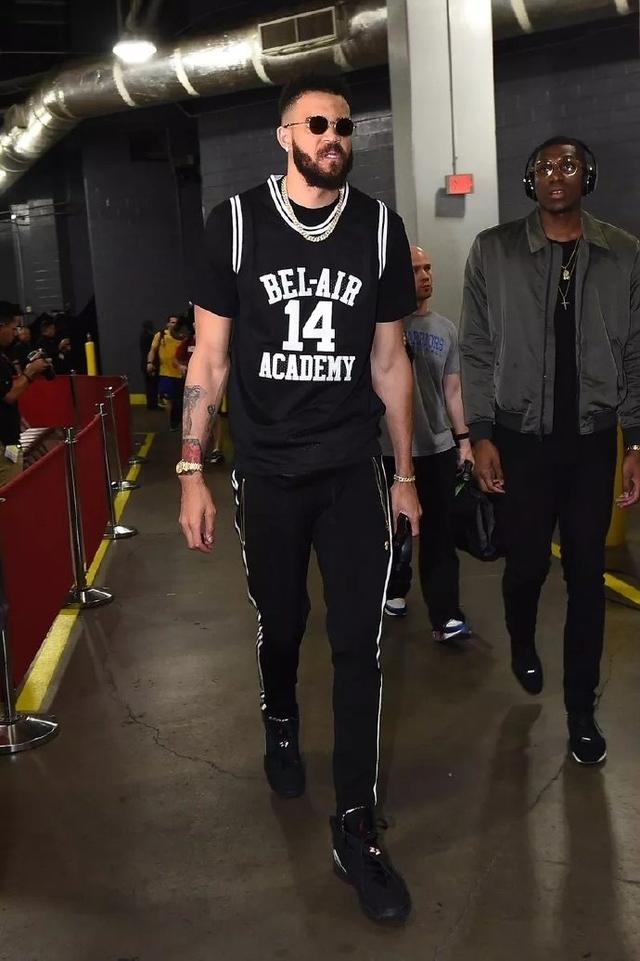 怀特的首节 怀特的首节